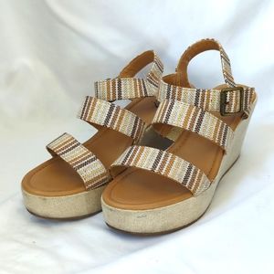 y not? Wedge Sandals